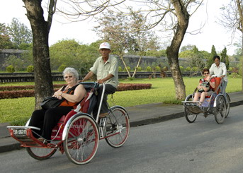 cyclo ride around the old quarter hanoi vietnam