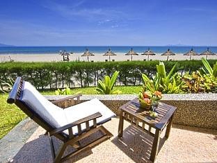 Sandy Beach Resort DaNang5