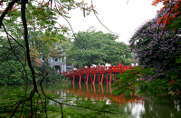 voyages de noces: vietnam romantique, balade au bord du lac hoan kiem