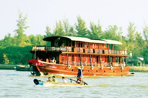 bassac cuise mekong river can tho vietnam
