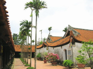 but thap pagoda hanoi vietnam