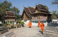 Voyages Laos: Charme du Laos, visit Vat Xieng Thong Luang Prabang