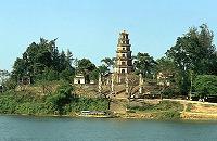 voyages vietnam hors des sentiers battus: mosaique ethnique du vietnam, pagode thien mu hue