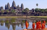 Cambodia tours: Introduction to cambodian Buddhism, visit Angkor Wat