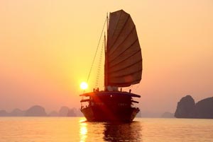 Paradis insulaires tropicaux d'Asie: baie Ha Long au top 5 selon CNN