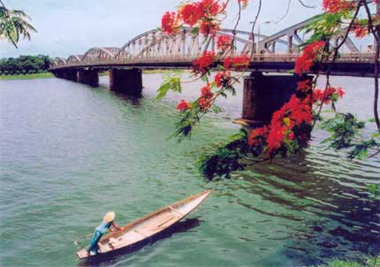 voyages vietnam authentique, croisiere sur riviere des parfums